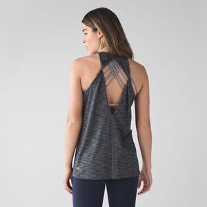 Lululemon Trapeze Twist Tank Heathered Black Sz. 6